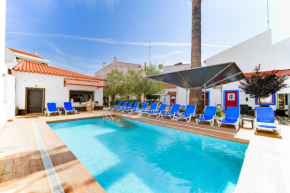 Luxury Palm Suites